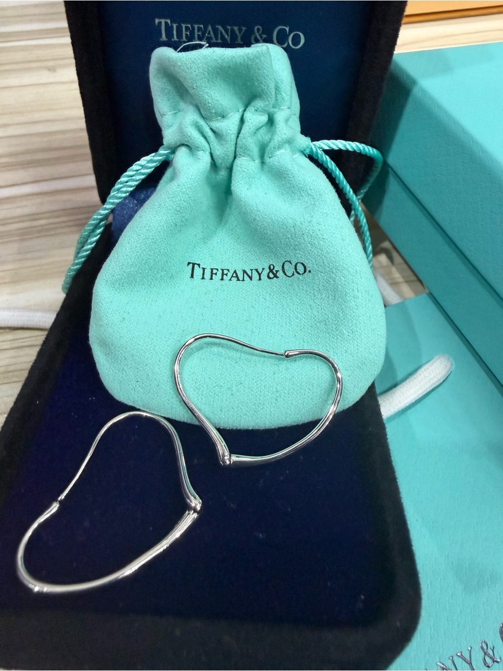 Tiffany & Co. Silver Heart Hoop Earrings with Tiffany Blue Pouch - Picture 4 of 8